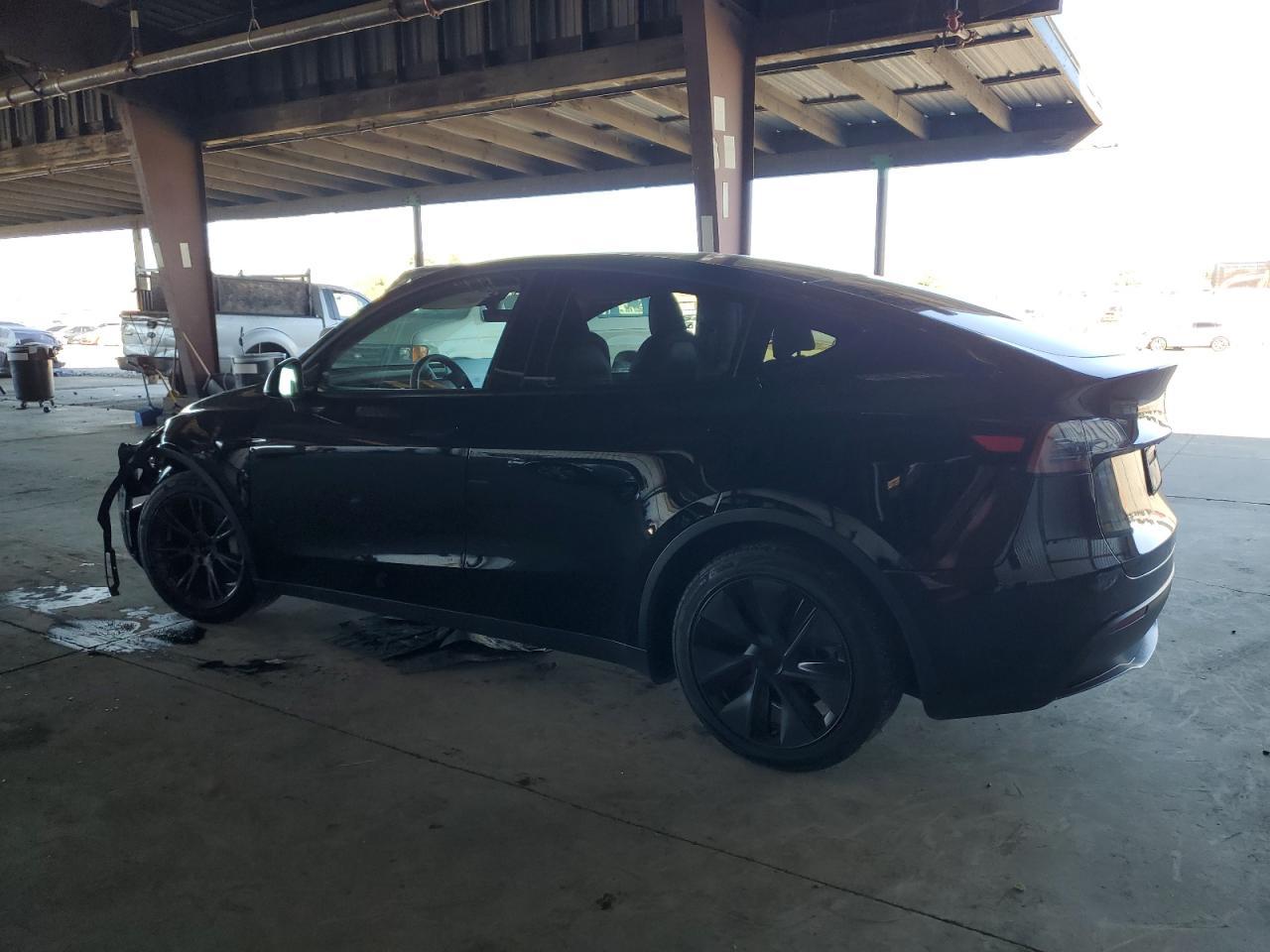 2025 Tesla Model Y - Image 2