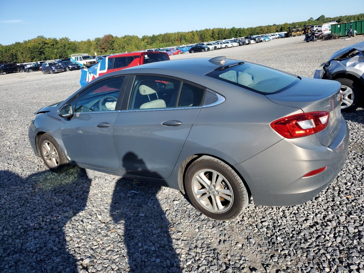 2017 Chevrolet Cruze Lt - Image 2