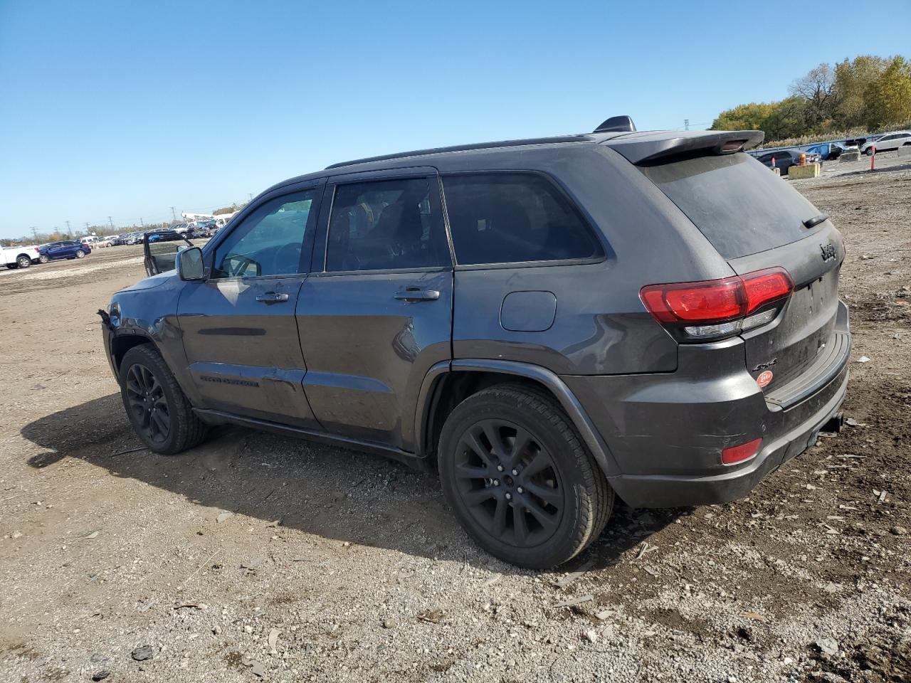2017 Jeep Grand Cherokee Laredo - Image 2