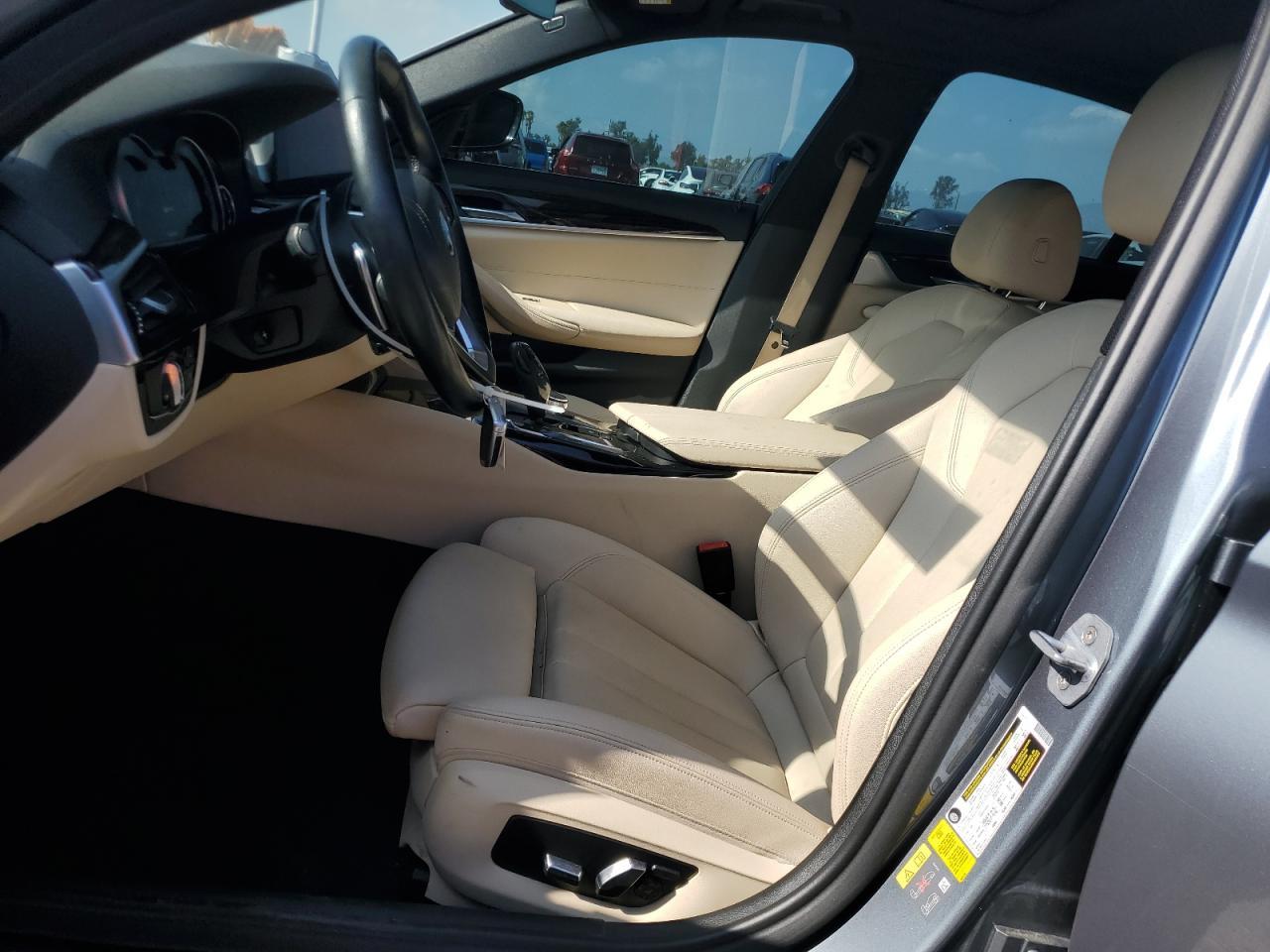 2019 BMW 530E - Image 7