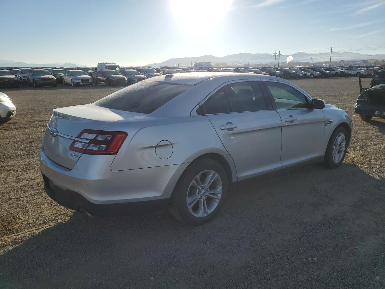 2015 Ford Taurus Sel - Фото 3