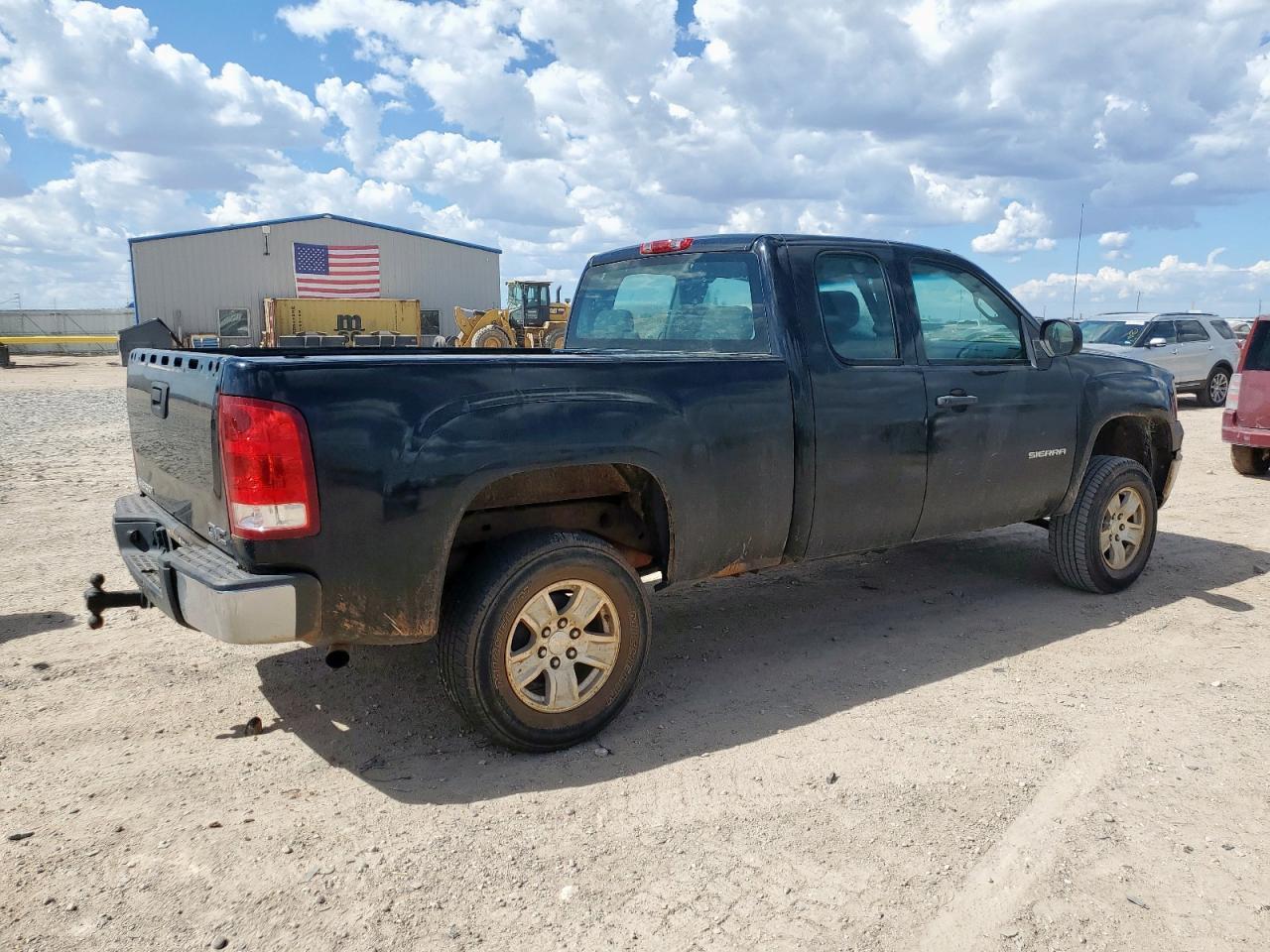 2011 GMC Sierra - Image 3