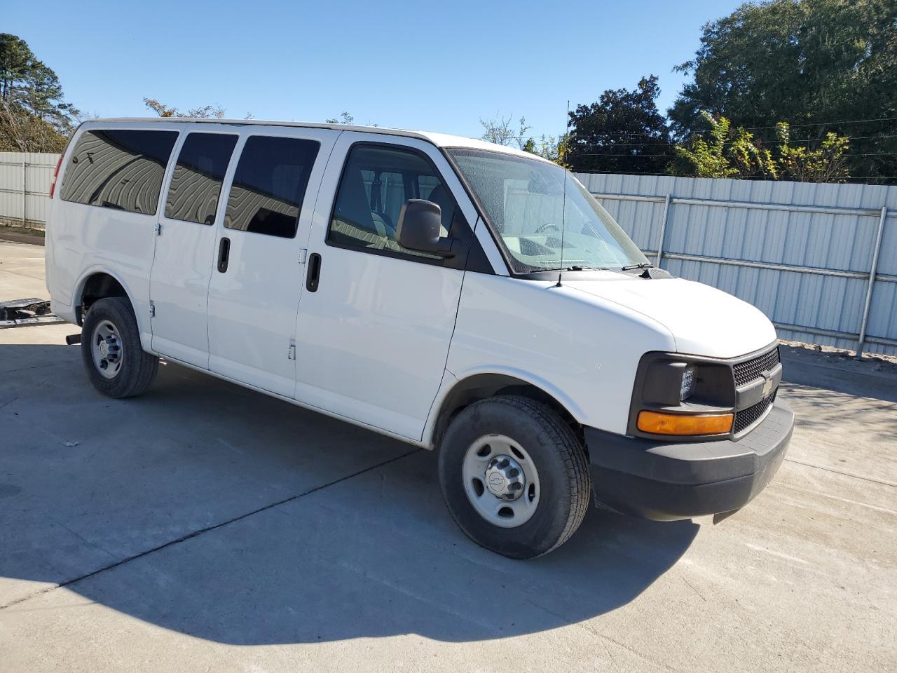 2015 Chevrolet Express G2500 Ls - Фото 4