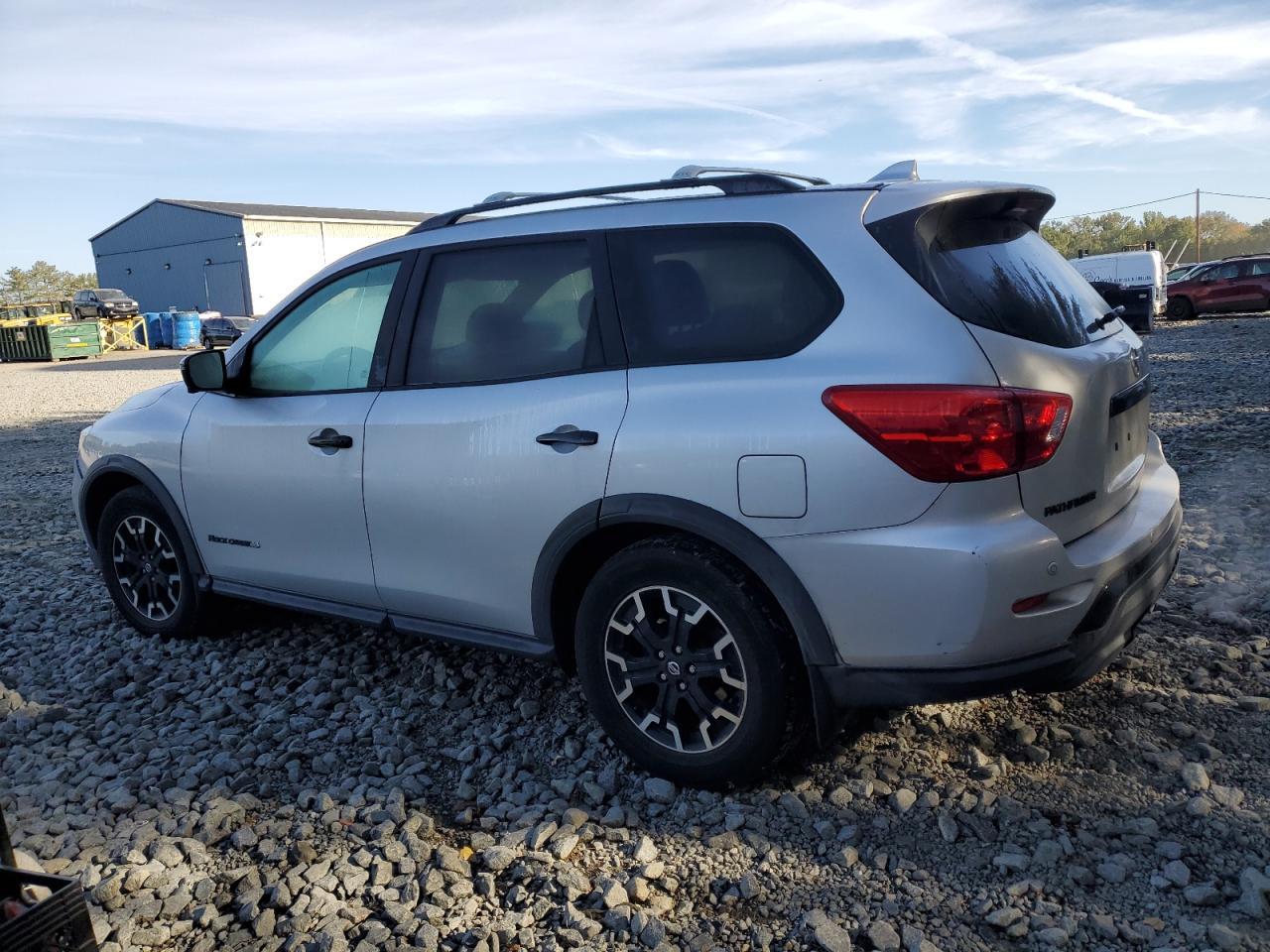 2020 Nissan Pathfinder Sl - Image 2