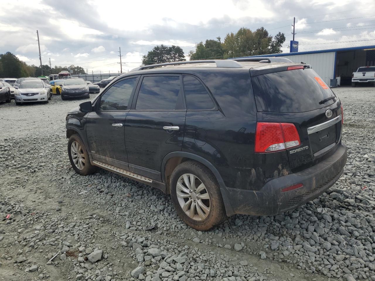 2011 Kia Sorento Base - Image 2