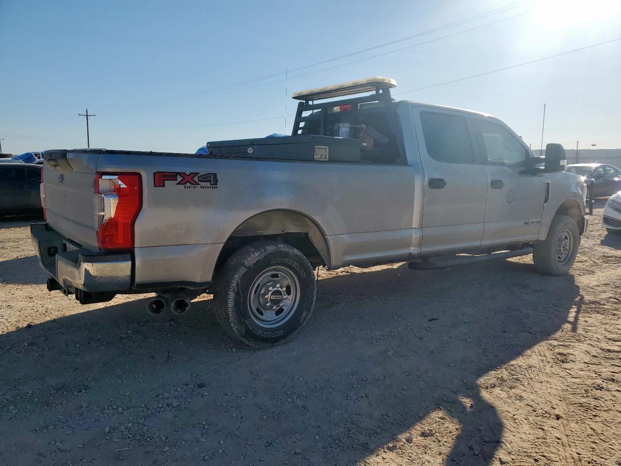 2022 Ford F250 Super Duty - Image 3