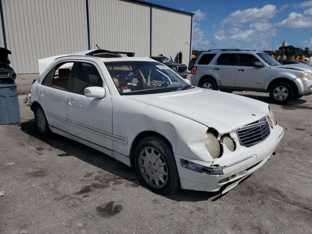 2001 Mercedes-Benz E 320 - Image 4