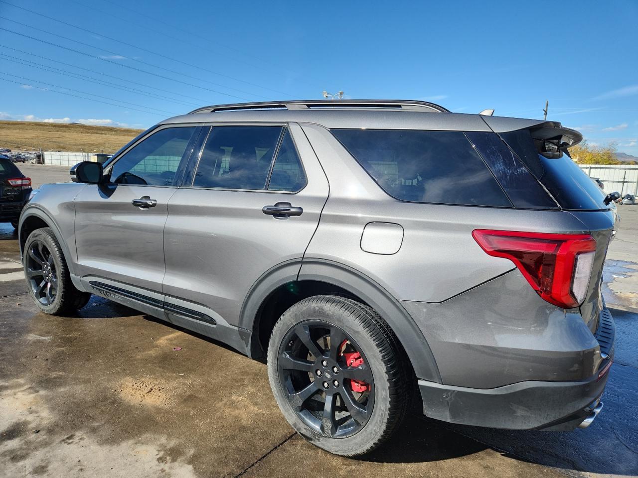 2023 Ford Explorer St - Фото 2