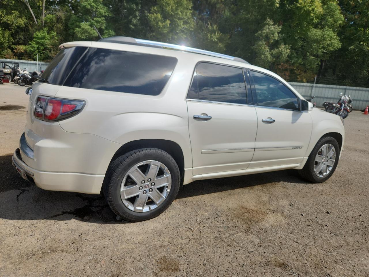 2013 GMC Acadia Denali - Image 3