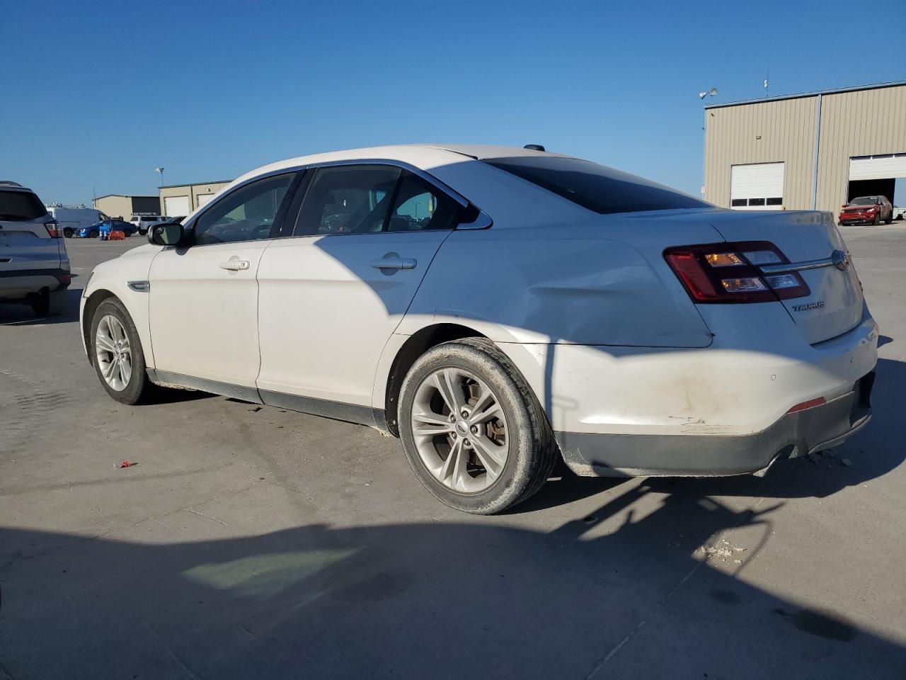 2015 Ford Taurus Sel - Фото 2