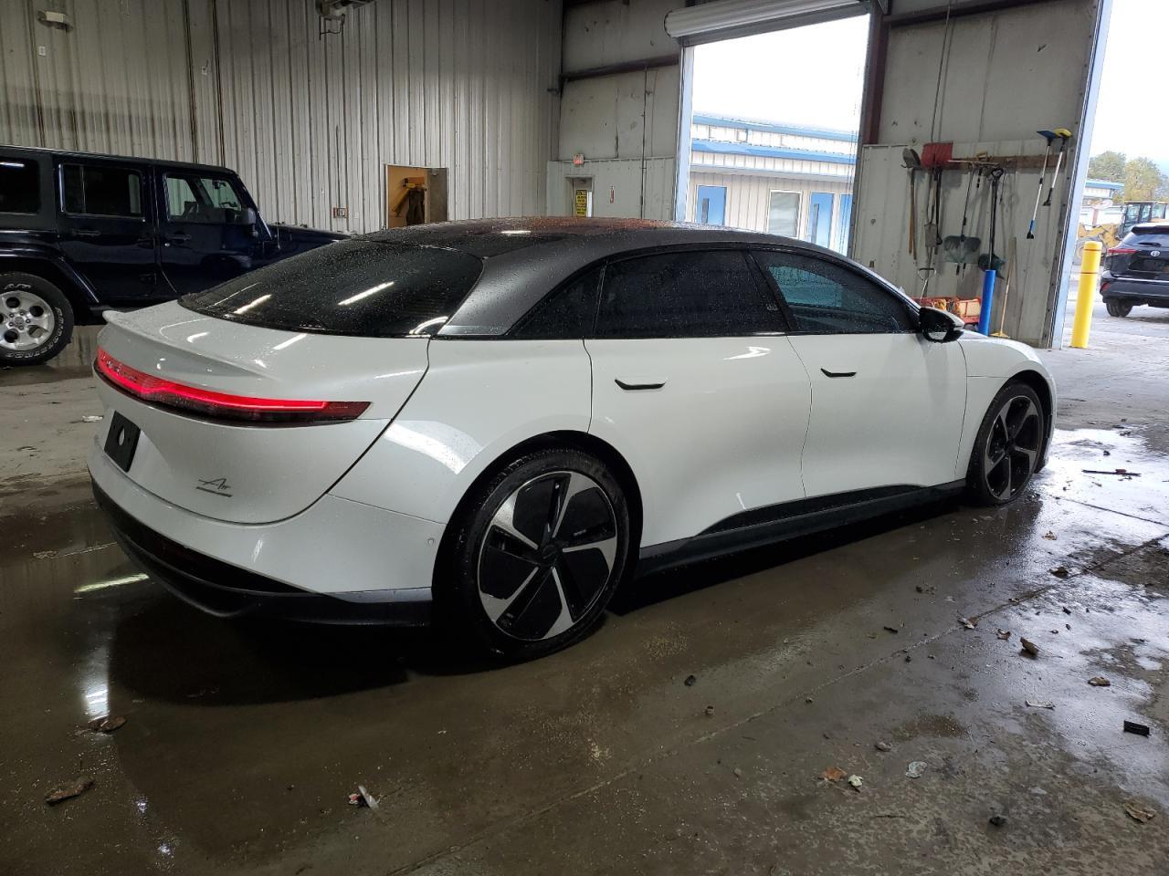 2023 Lucid Motors Air Touring - Image 3