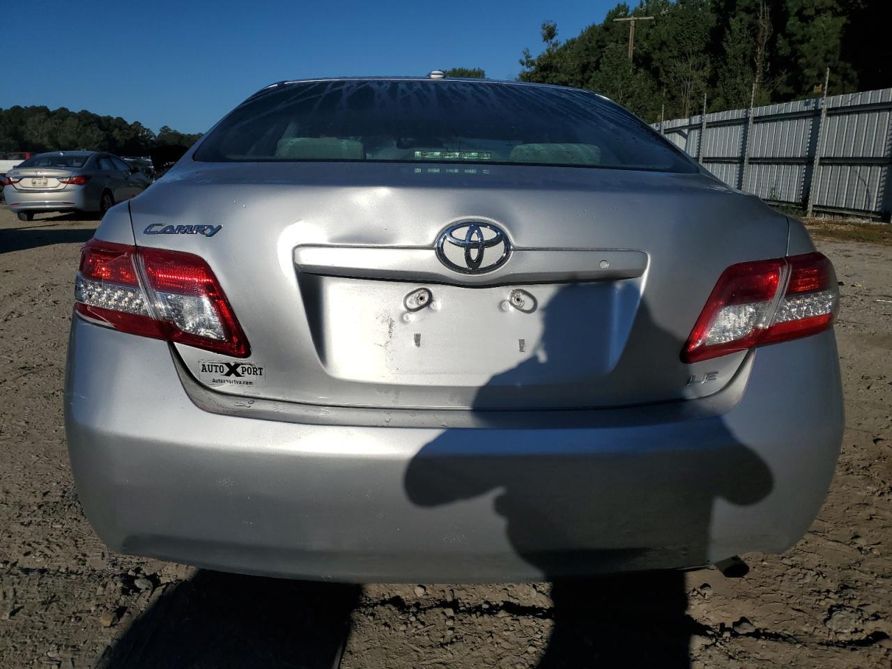 2011 Toyota Camry Base - Фото 6