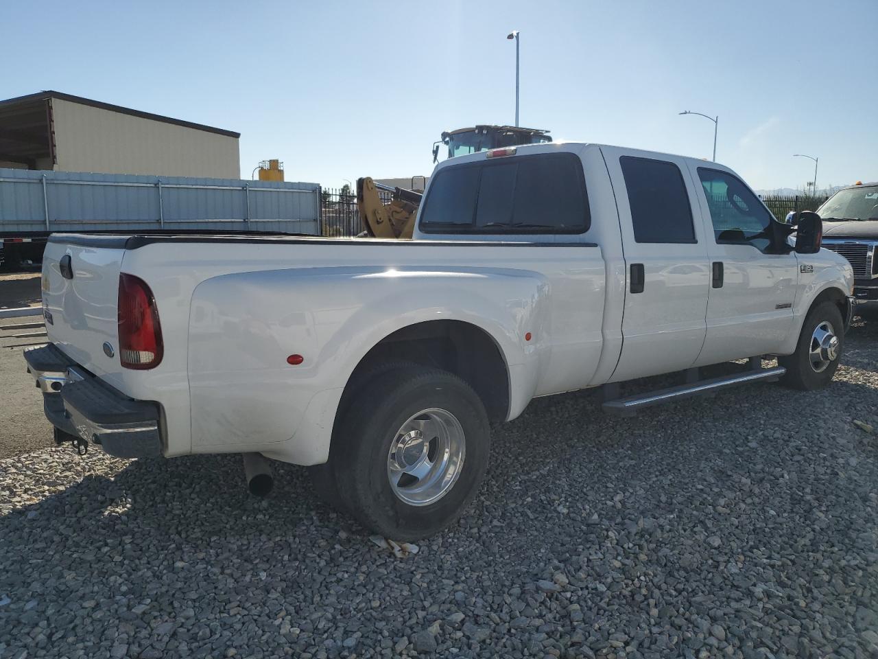 2004 Ford F350 Super - Image 3