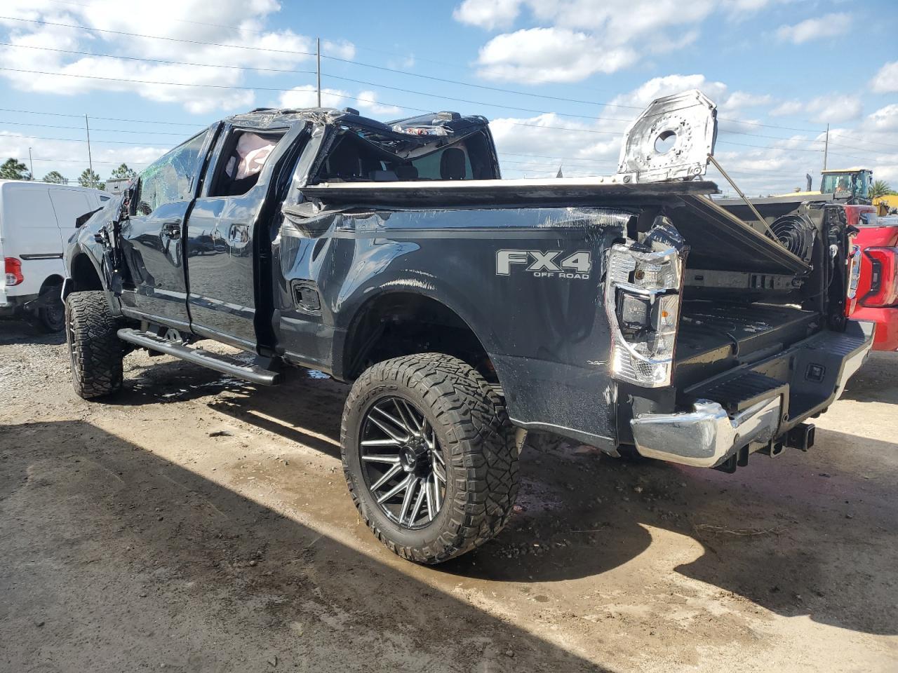 2022 Ford F250 Super Duty - Фото 2
