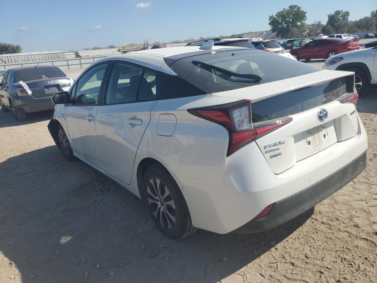 2020 Toyota Prius Le - Фото 2