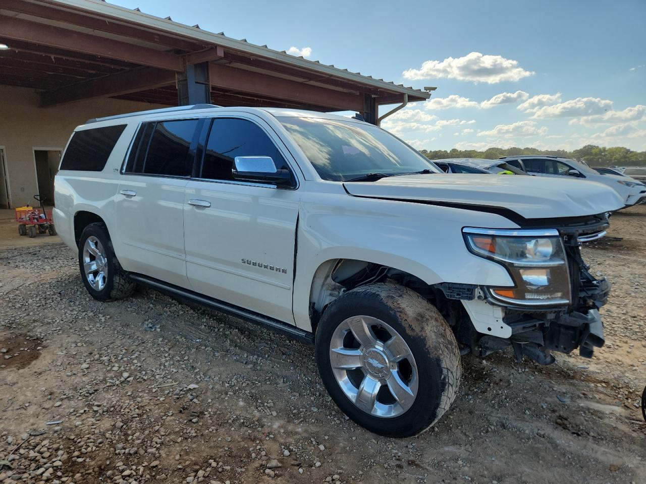 2015 Chevrolet Suburban C1500 Ltz - Image 4
