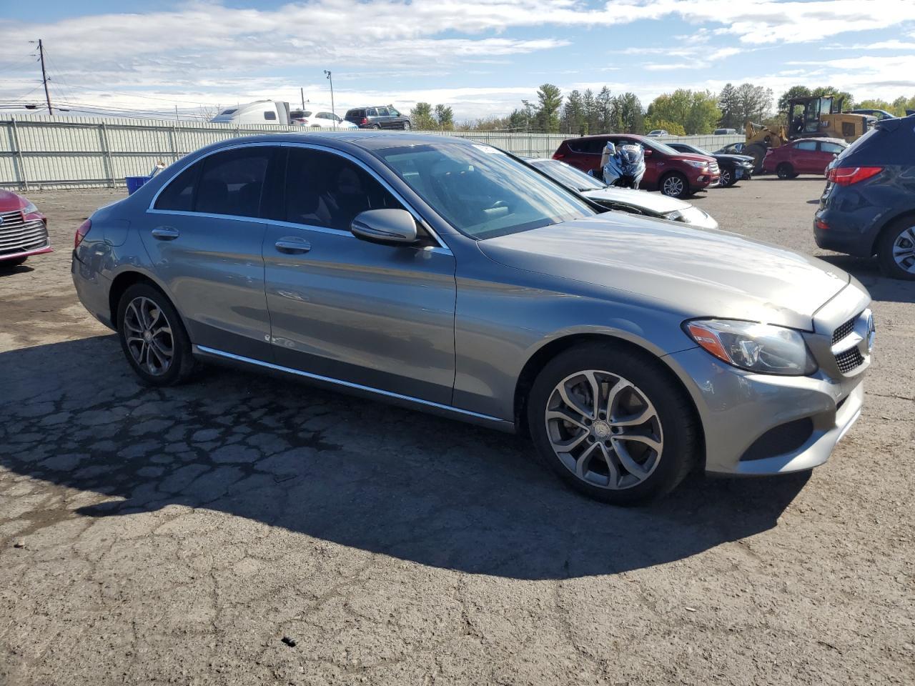 2016 Mercedes-Benz C 300 4Matic - Image 4
