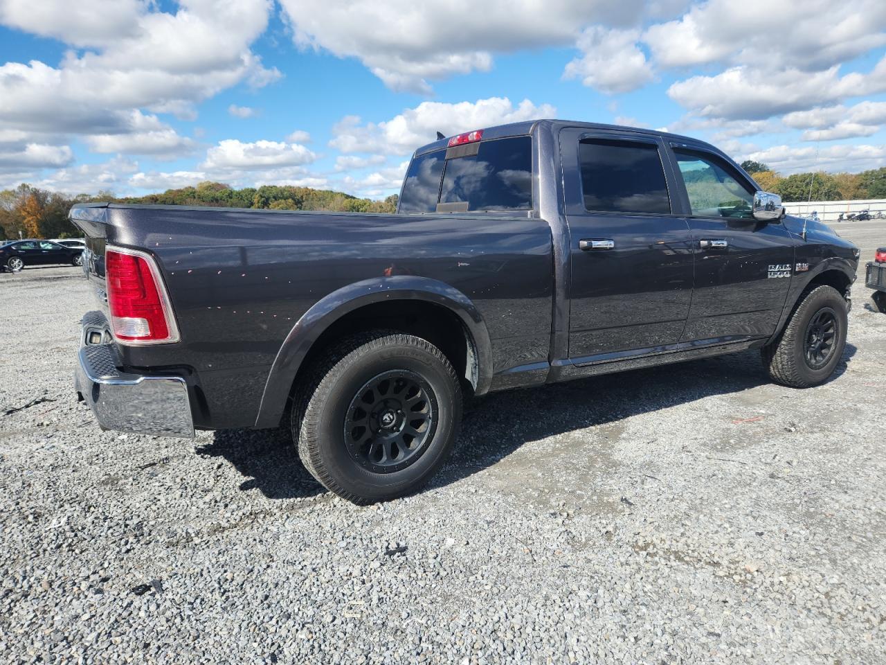 2016 Ram 1500 Laramie - Image 3