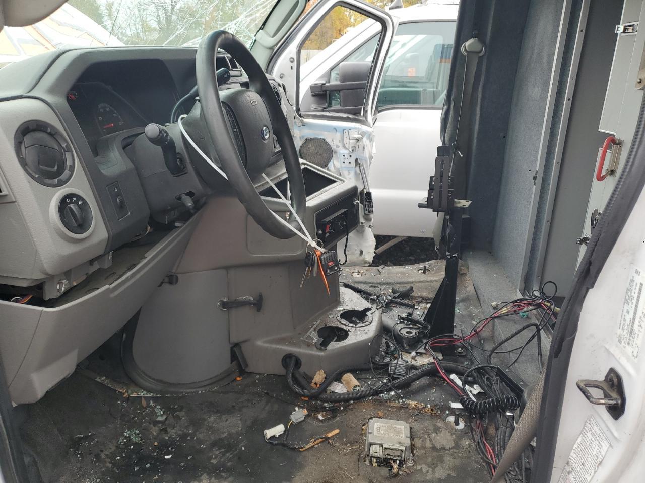 2017 Ford E-350 Ambulance - Image 7