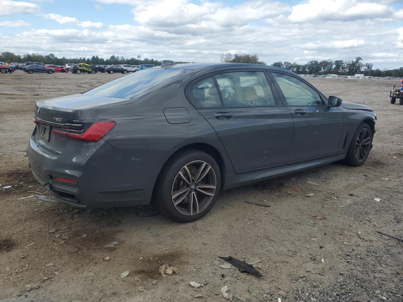 2022 BMW 750 Xi - Image 3