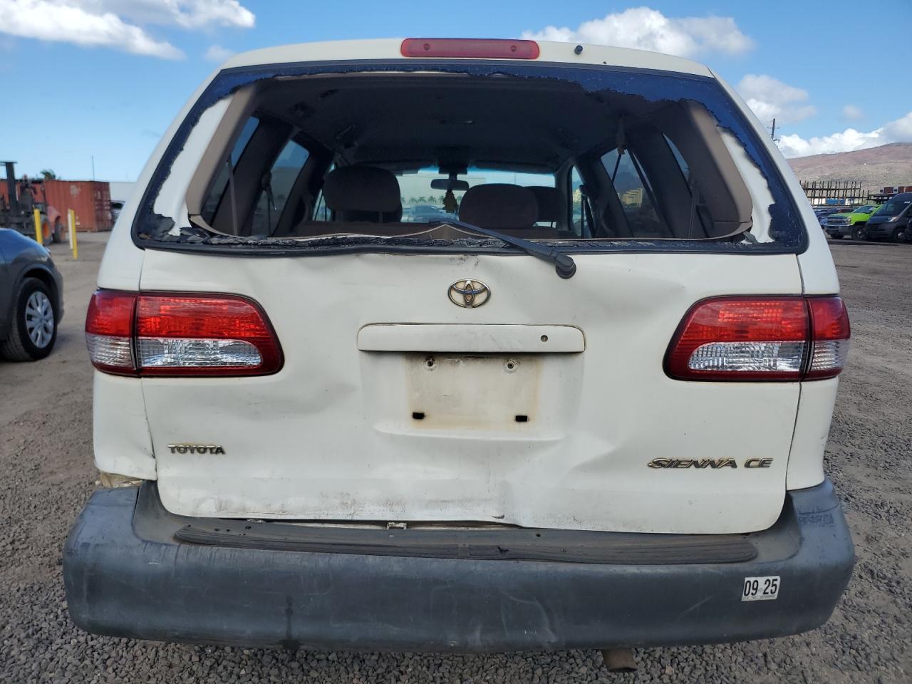 2001 Toyota Sienna - Фото 6