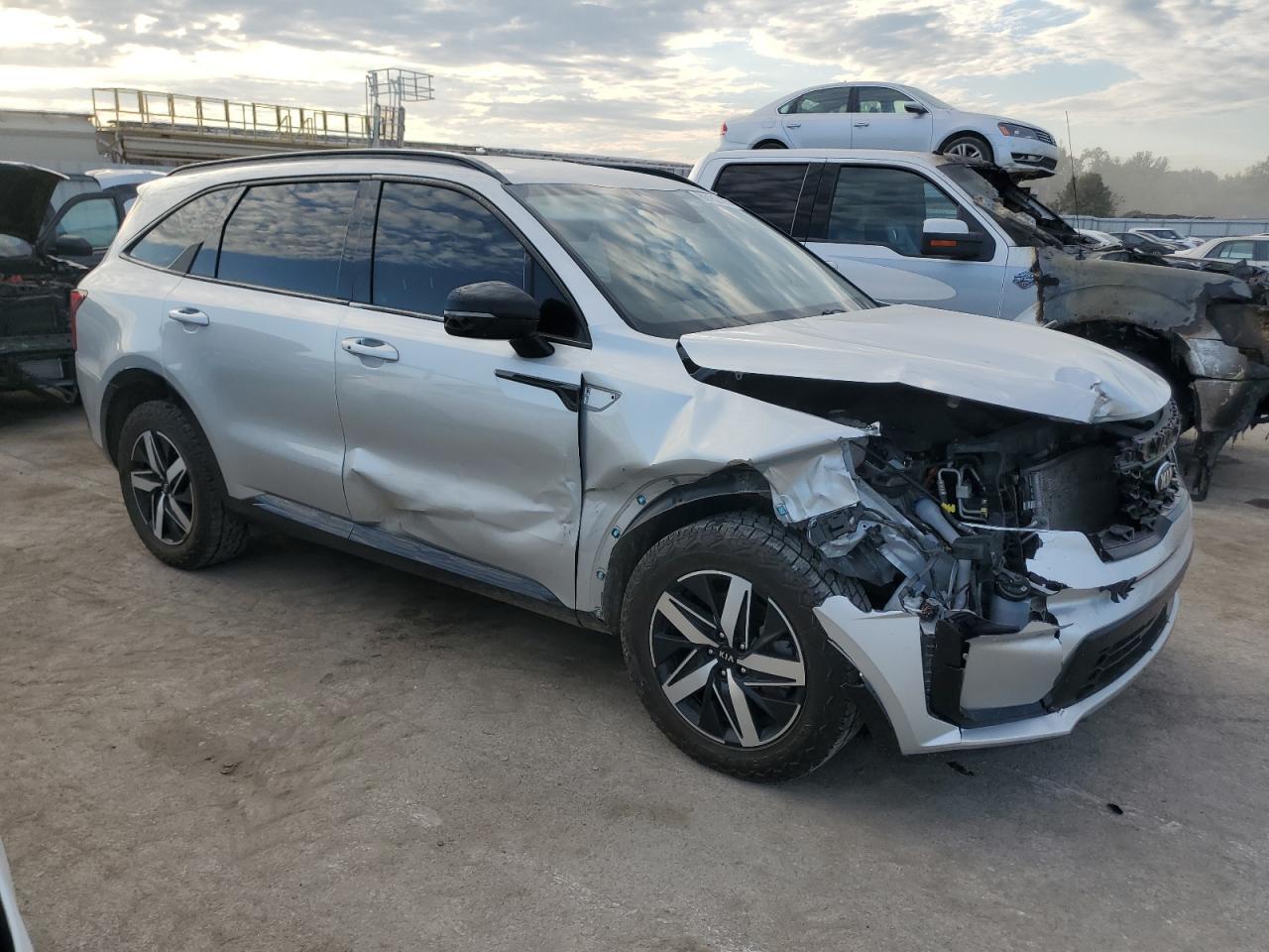 2021 Kia Sorento S - Фото 4