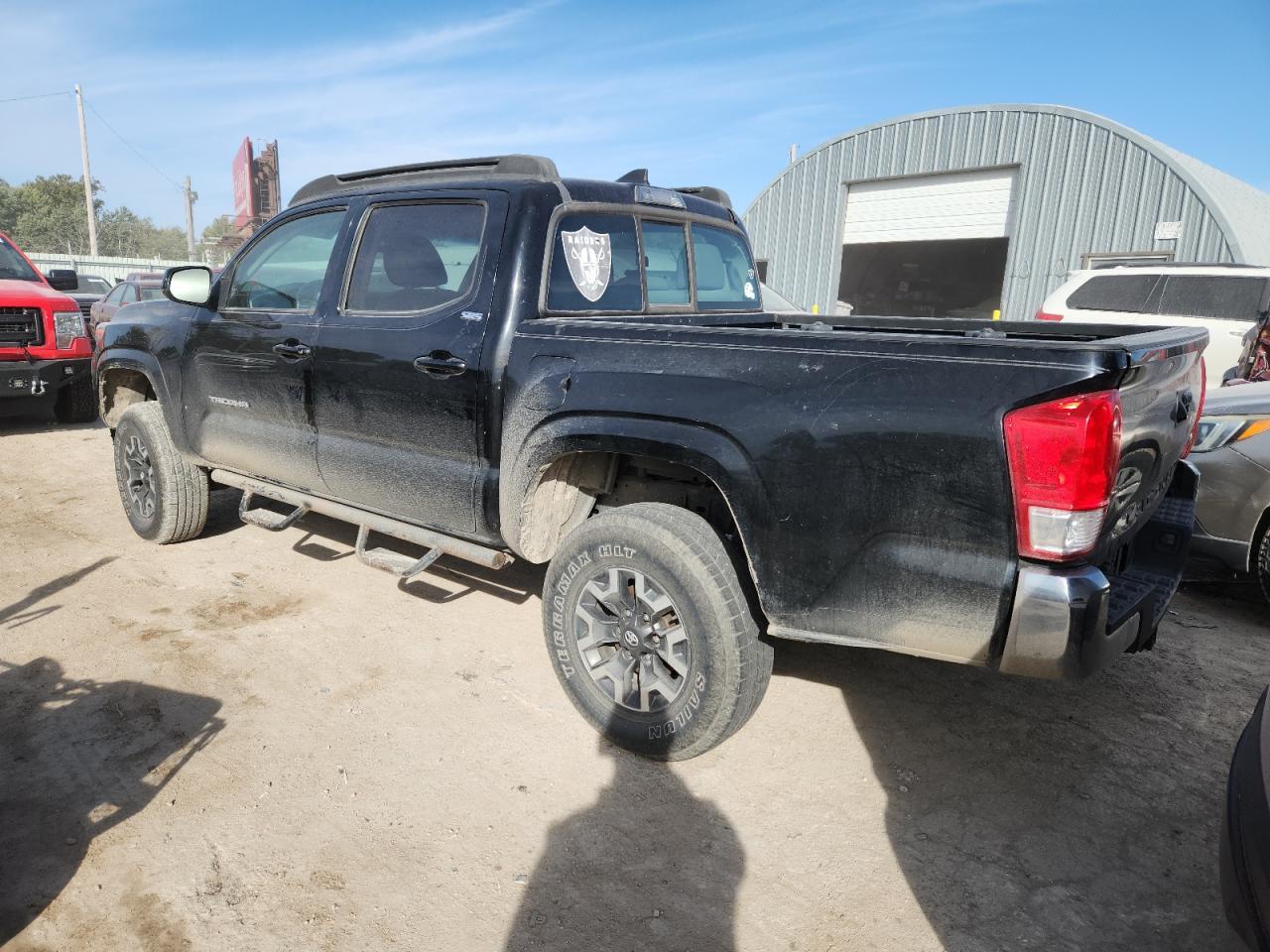 2016 Toyota Tacoma Double Cab - Фото 2