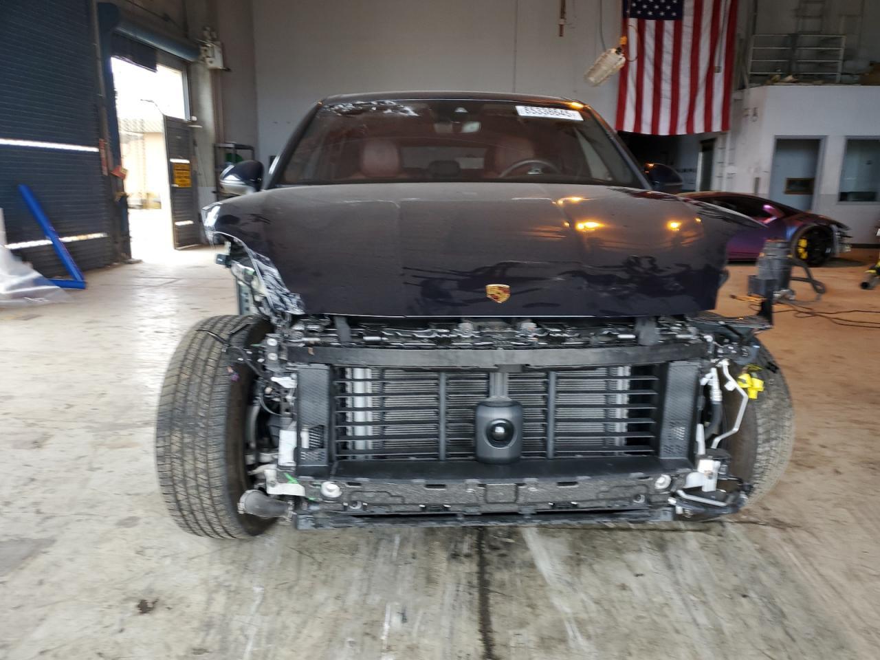 2024 Porsche Cayenne - Image 5