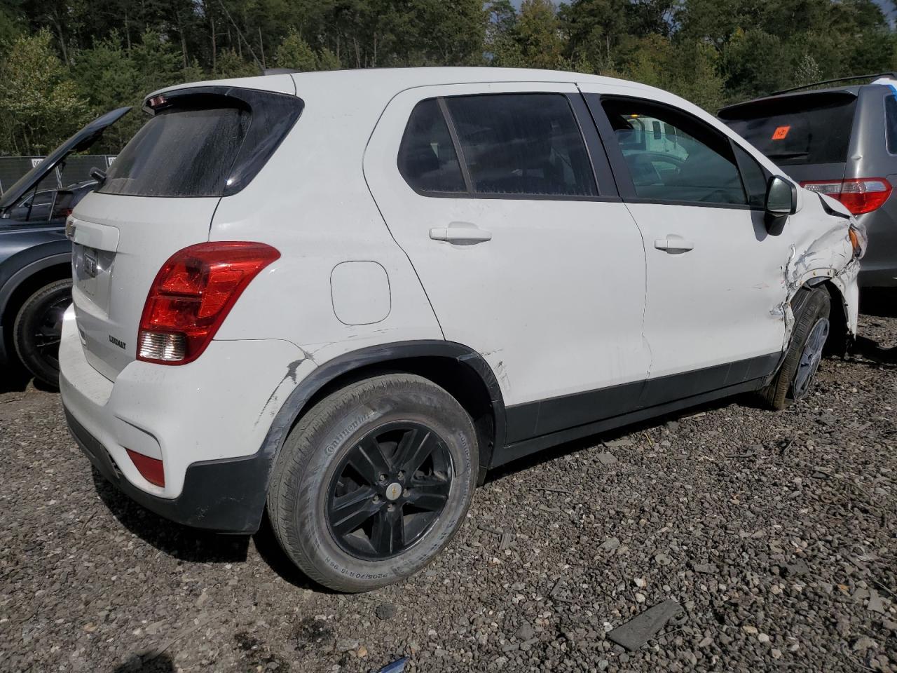 2020 Chevrolet Trax Ls - Image 3