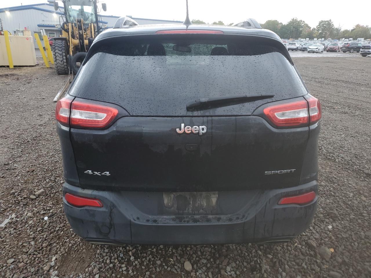 2016 Jeep Cherokee Sport - Image 6