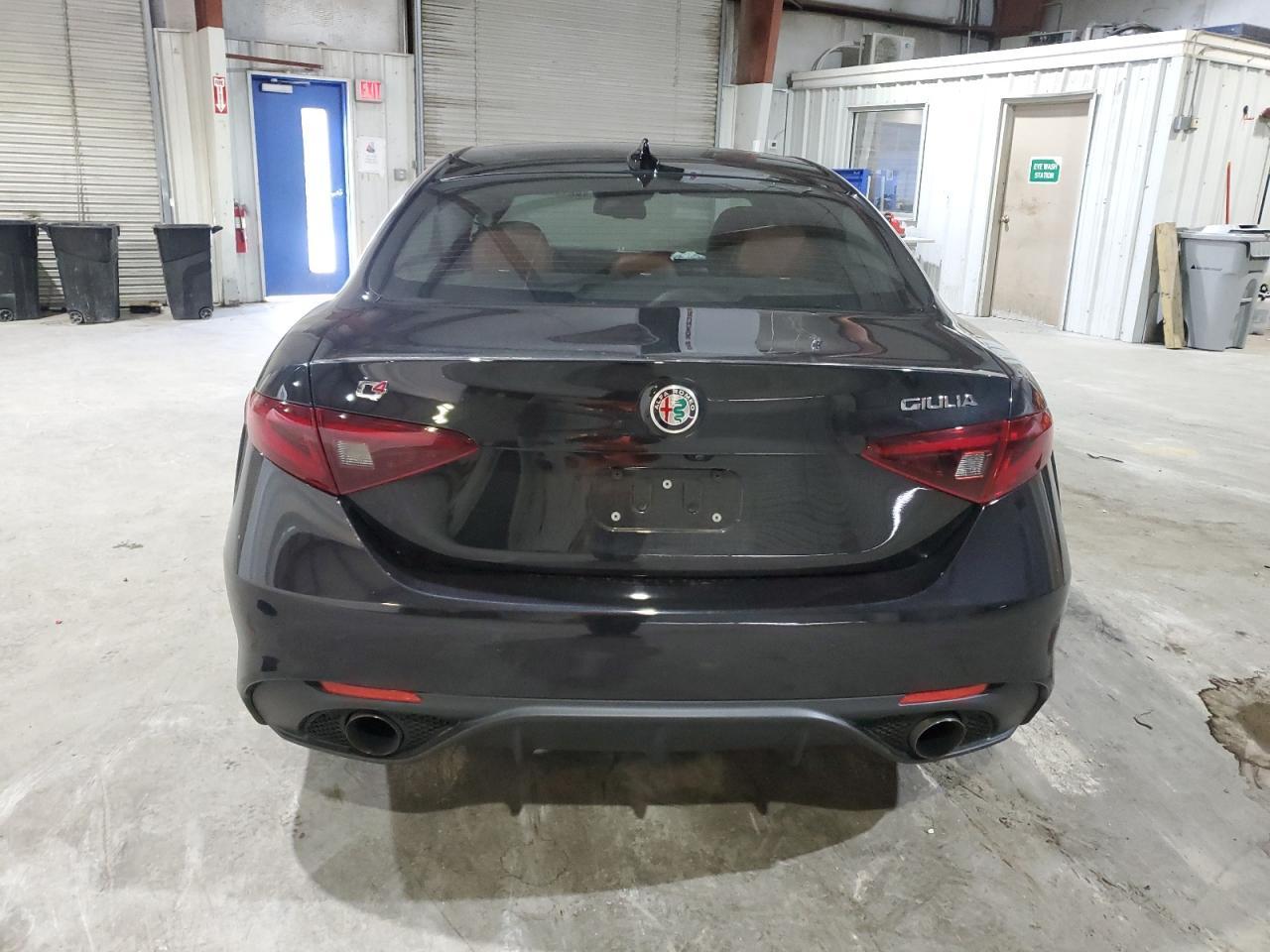 2018 Alfa Romeo Giulia Ti Q4 - Image 6