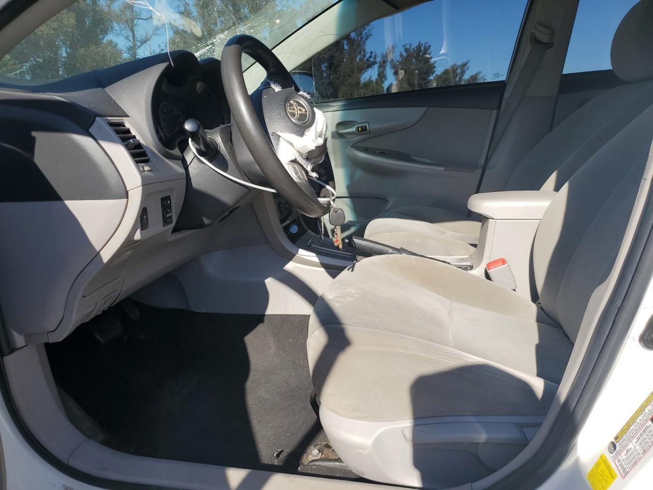 2012 Toyota Corolla Base - Фото 7