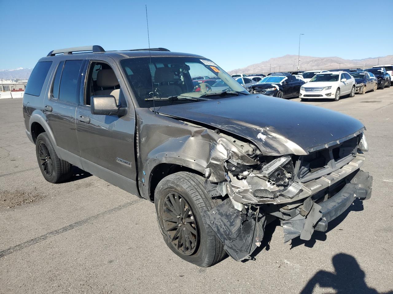 2003 Ford Explorer Sport Trac - Фото 4