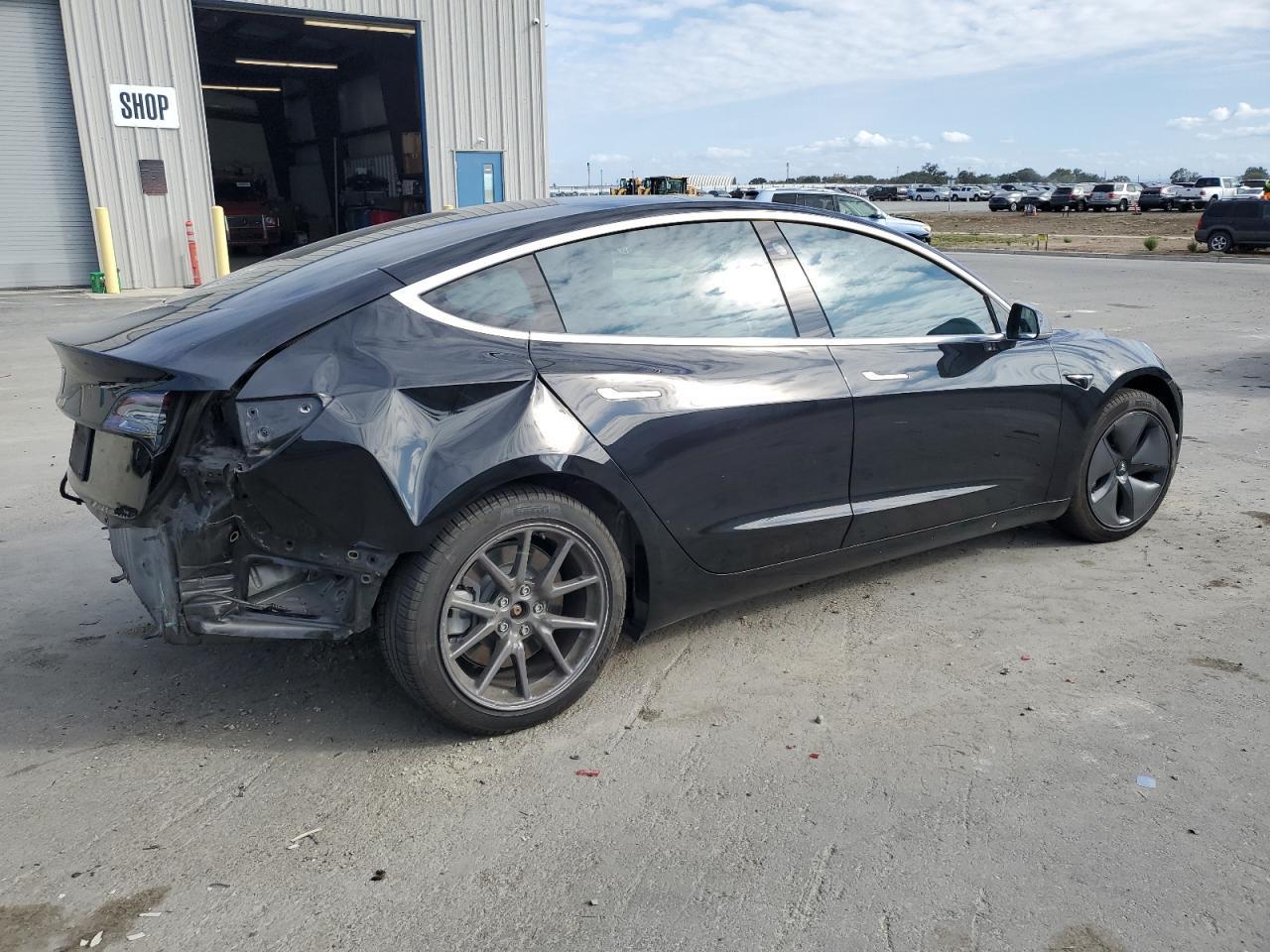 2020 Tesla Model 3 - Фото 3