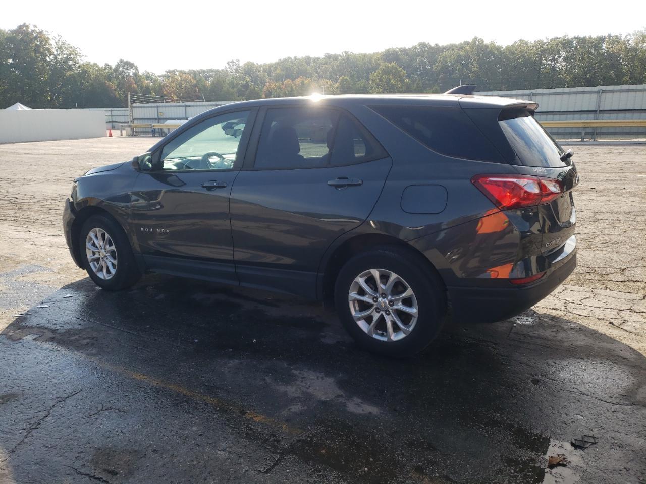 2020 Chevrolet Equinox Ls - Фото 2