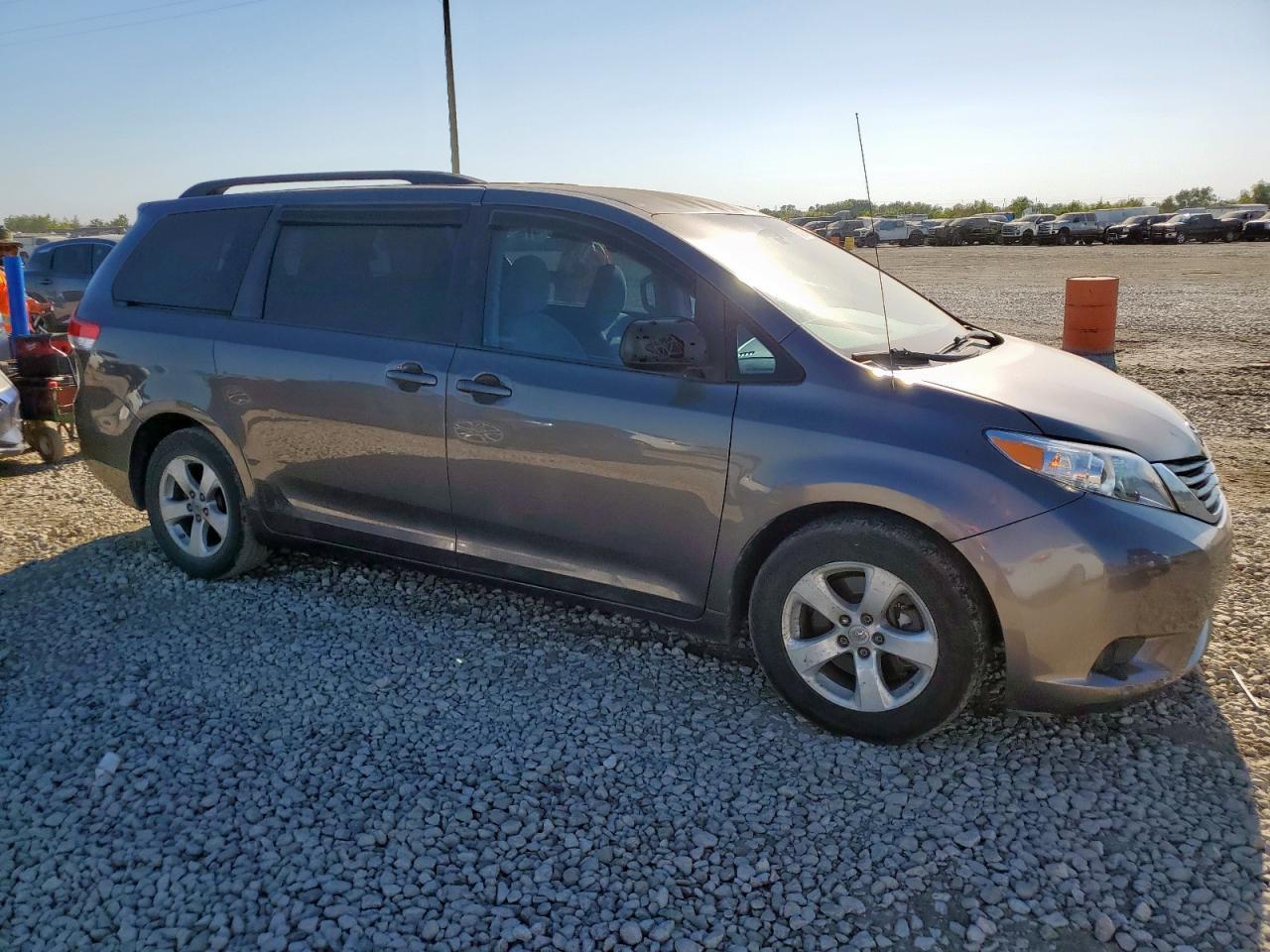 2013 Toyota Sienna Le - Фото 4