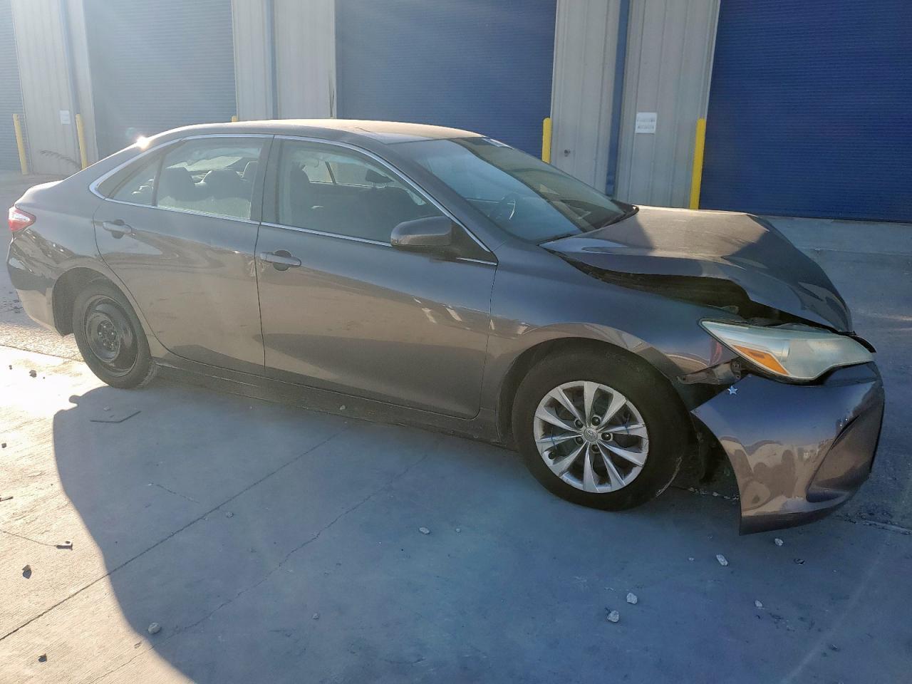 2015 Toyota Camry Le - Image 4