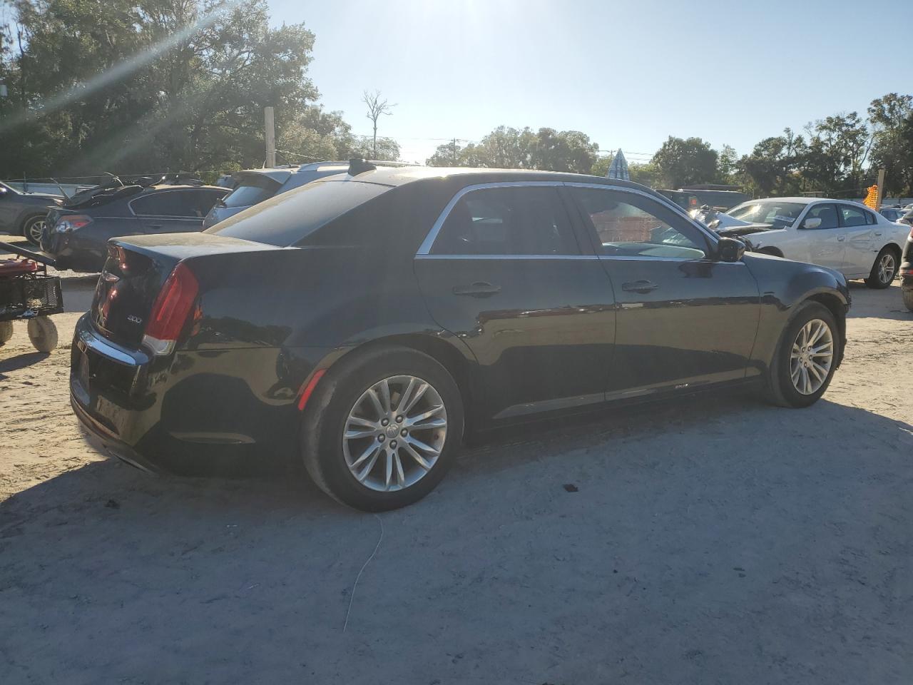 2018 Chrysler 300 Touring - Image 3