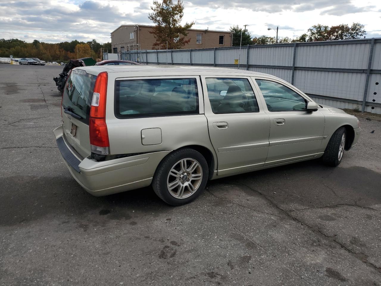 2006 Volvo V70 - Image 3