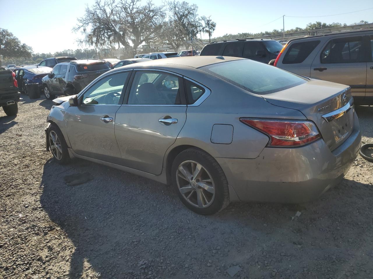 2015 Nissan Altima 2.5 - Image 2