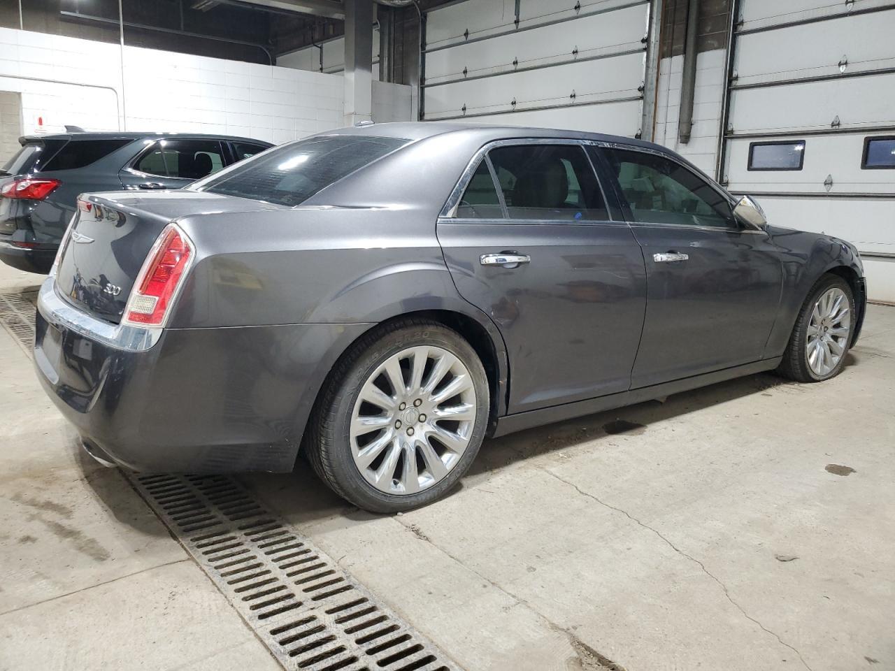 2014 Chrysler 300 - Image 3