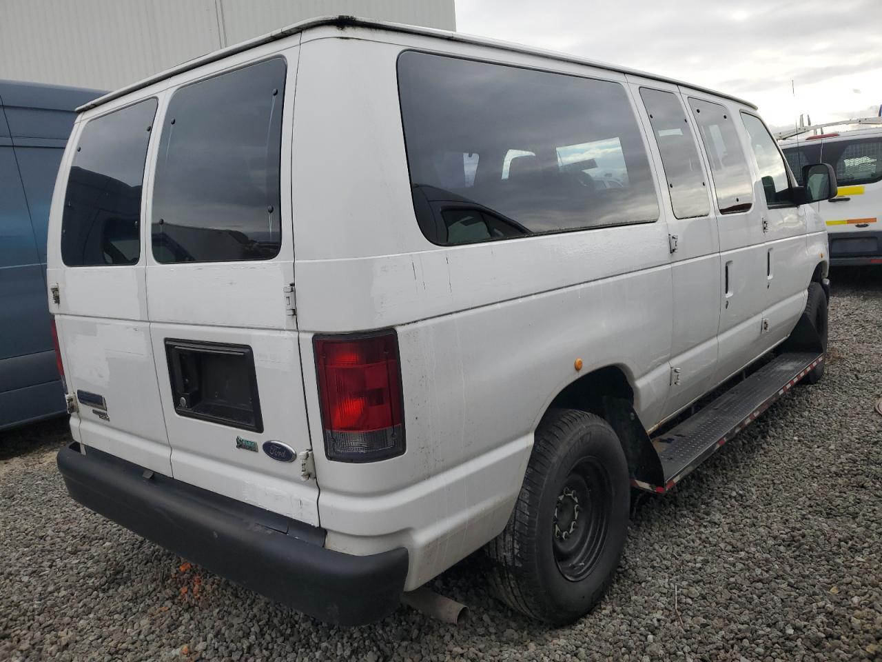 2012 Ford Econoline E250 Van - Image 3