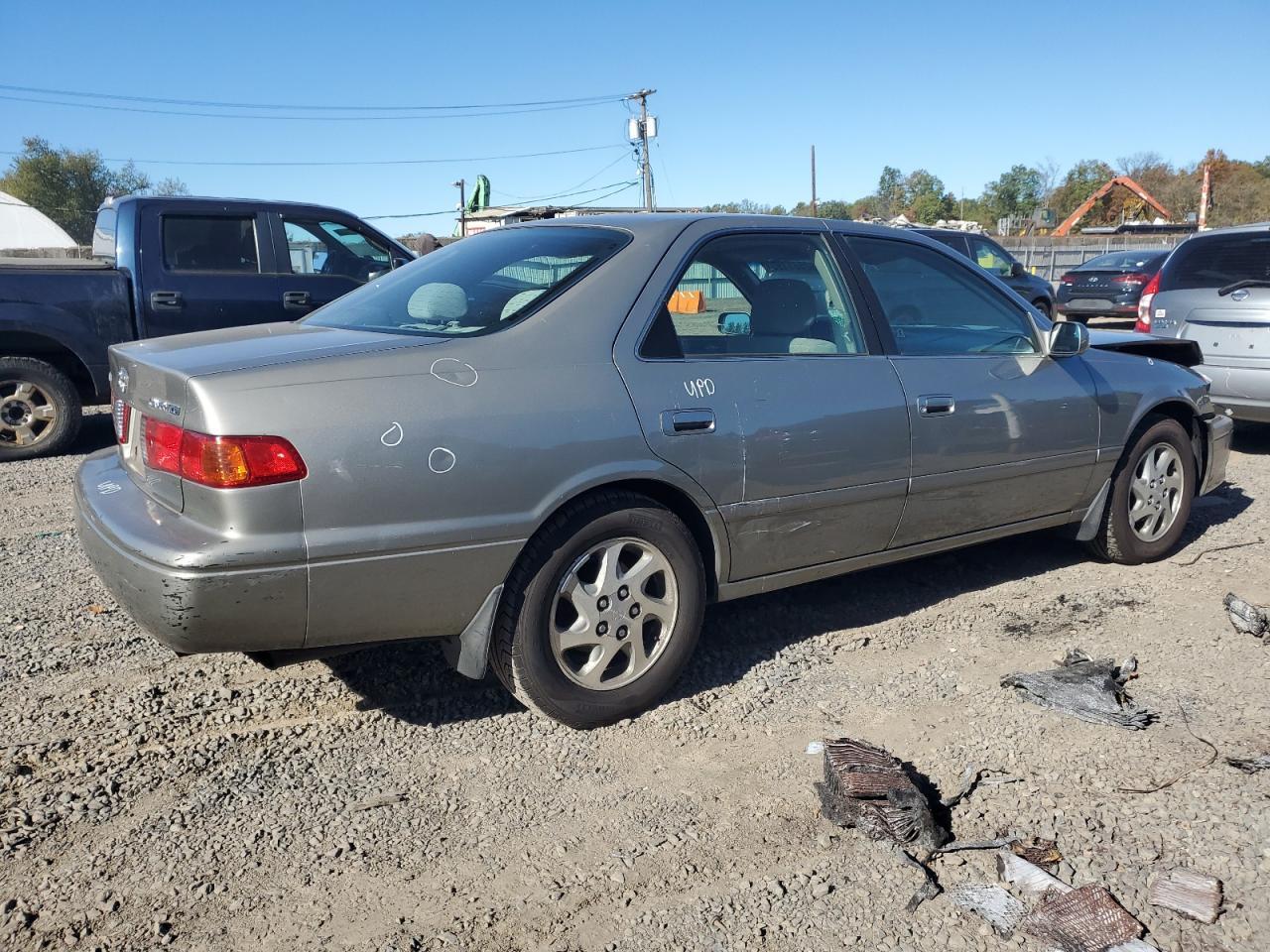 2001 Toyota Camry Ce - Фото 3