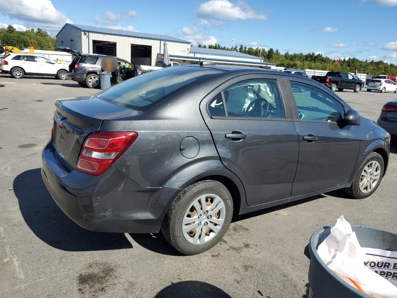 2017 Chevrolet Sonic Ls - Фото 3