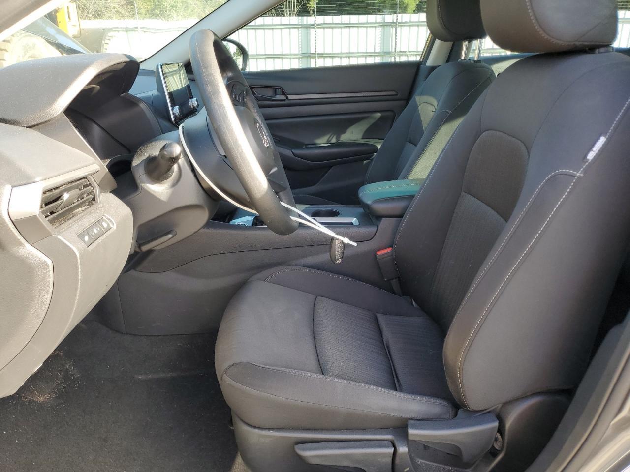 2025 Nissan Altima S - Фото 7