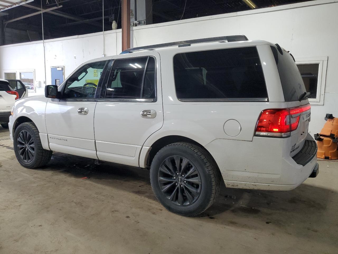2015 Lincoln Navigator - Фото 2