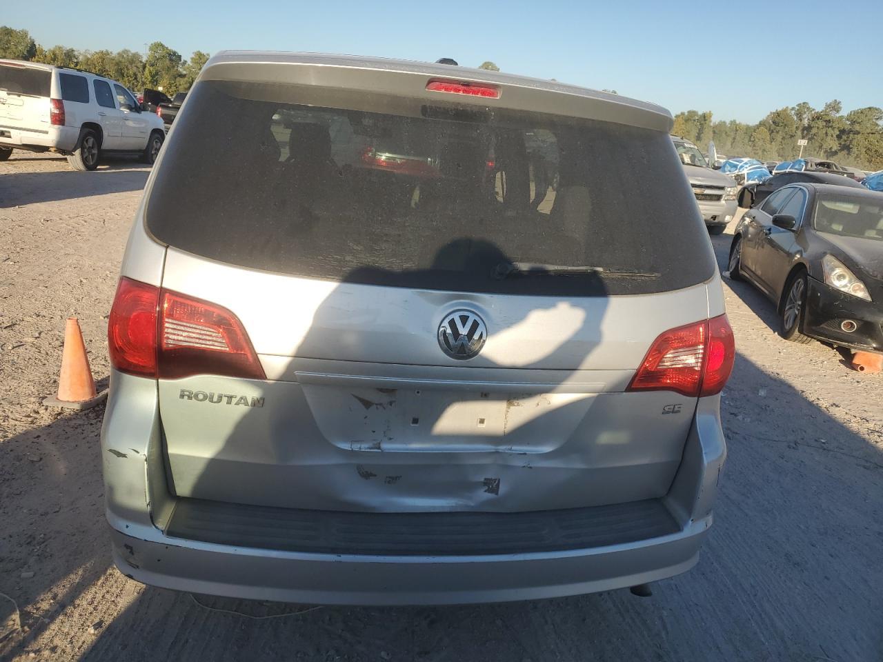 2010 Volkswagen Routan Se - Фото 6