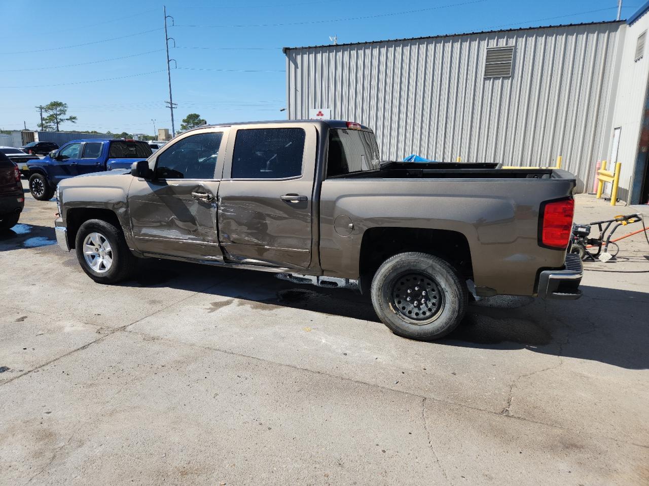 2015 Chevrolet Silverado - Image 2