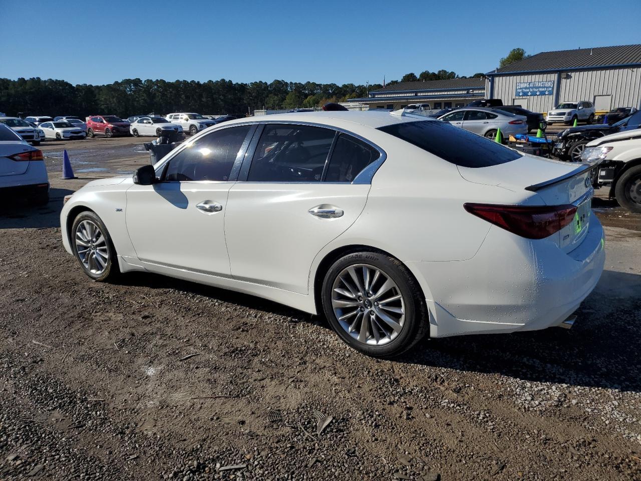 2018 Infiniti Q50 Luxe - Image 2