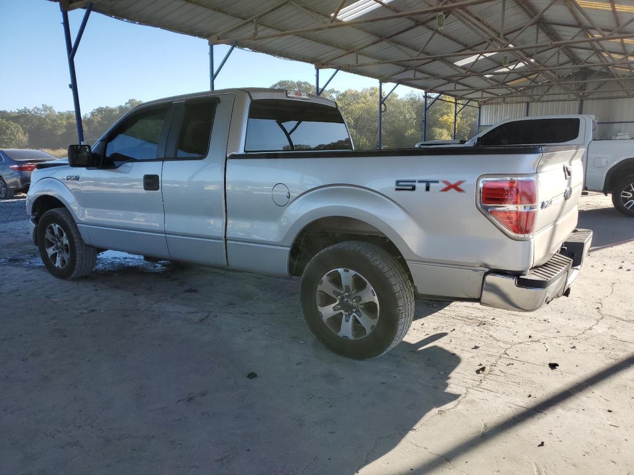 2013 Ford F150 Super Cab - Фото 2